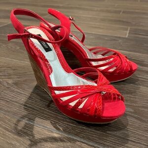 White House Black Market sz 8 Red Strappy Wedge Sandals 4”